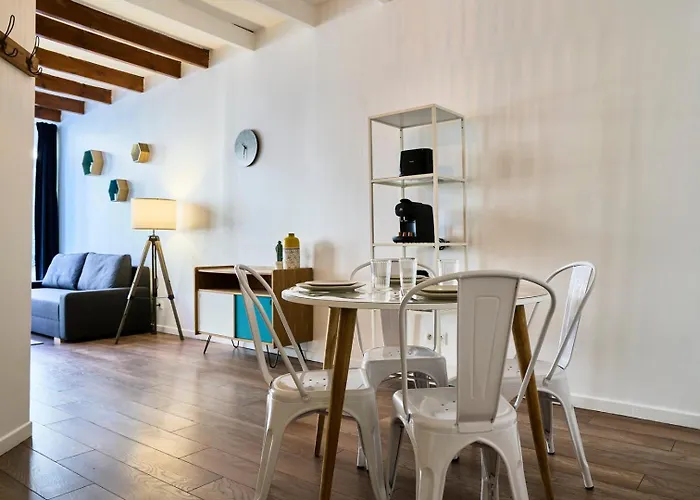 Lägenhet Old Town - Flat In The Vieux
